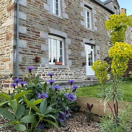 Maison De La Besliere Meuble De Tourisme 2 Etoiles Folligny Exteriör bild