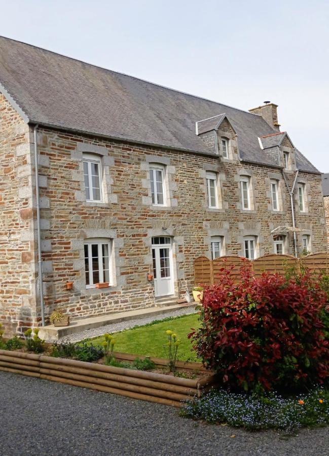 Maison De La Besliere Meuble De Tourisme 2 Etoiles Folligny Exteriör bild