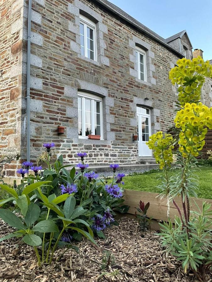 Maison De La Besliere Meuble De Tourisme 2 Etoiles Folligny Exteriör bild