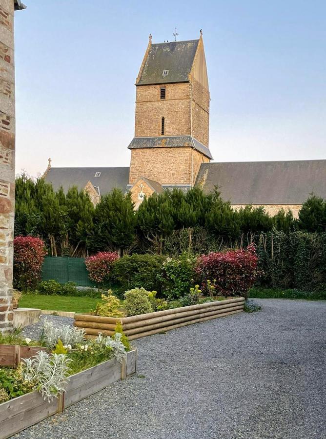 Maison De La Besliere Meuble De Tourisme 2 Etoiles Folligny Exteriör bild